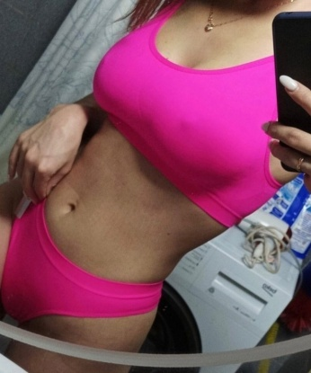 Молодая, горячая и сексуальная красотка ждёт тебя для ярких встреч. Позволь себе немного разнообразия и страсти в моей компании. Звони, не стесняйся! 4243, 22 года